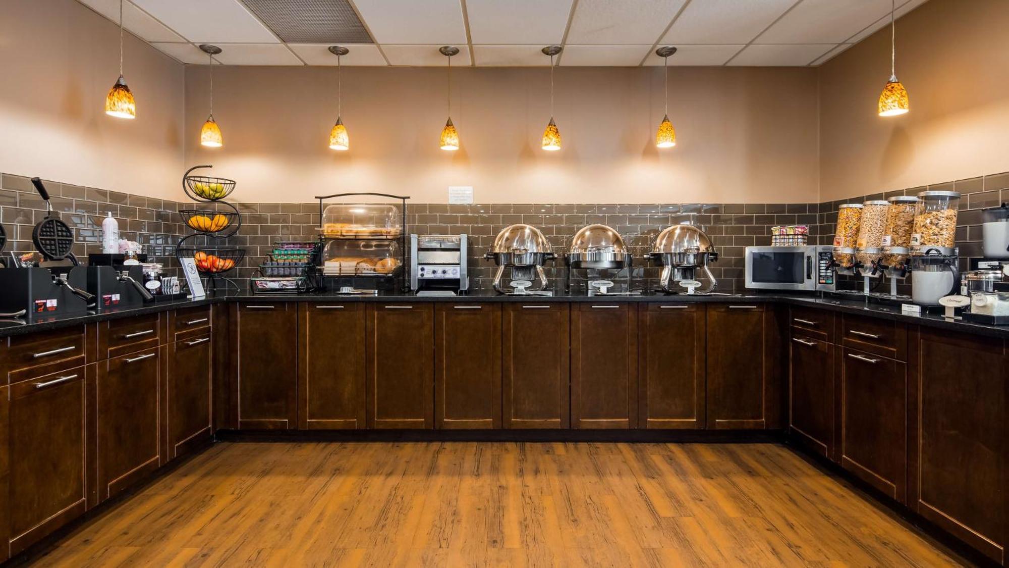 Best Western Blairmore Saskatoon Bagian luar foto