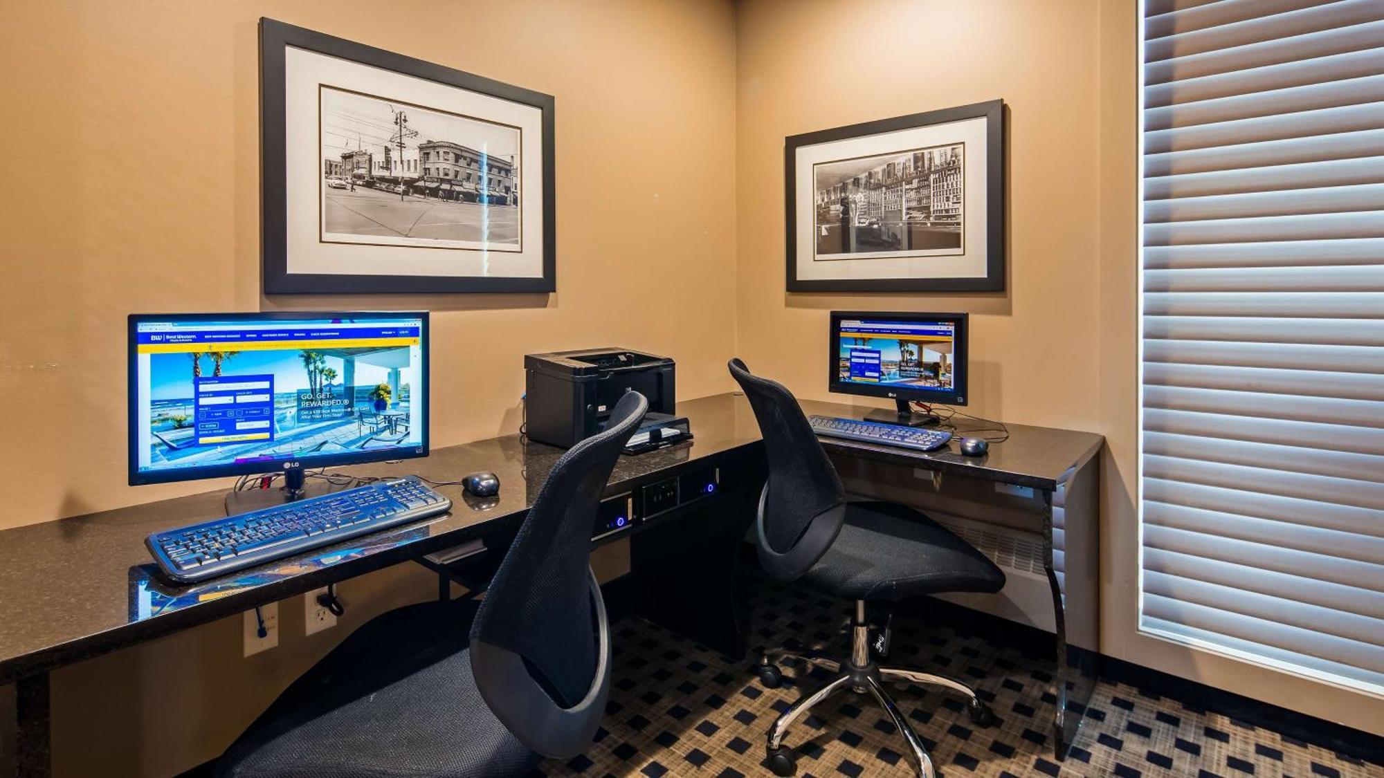 Best Western Blairmore Saskatoon Bagian luar foto