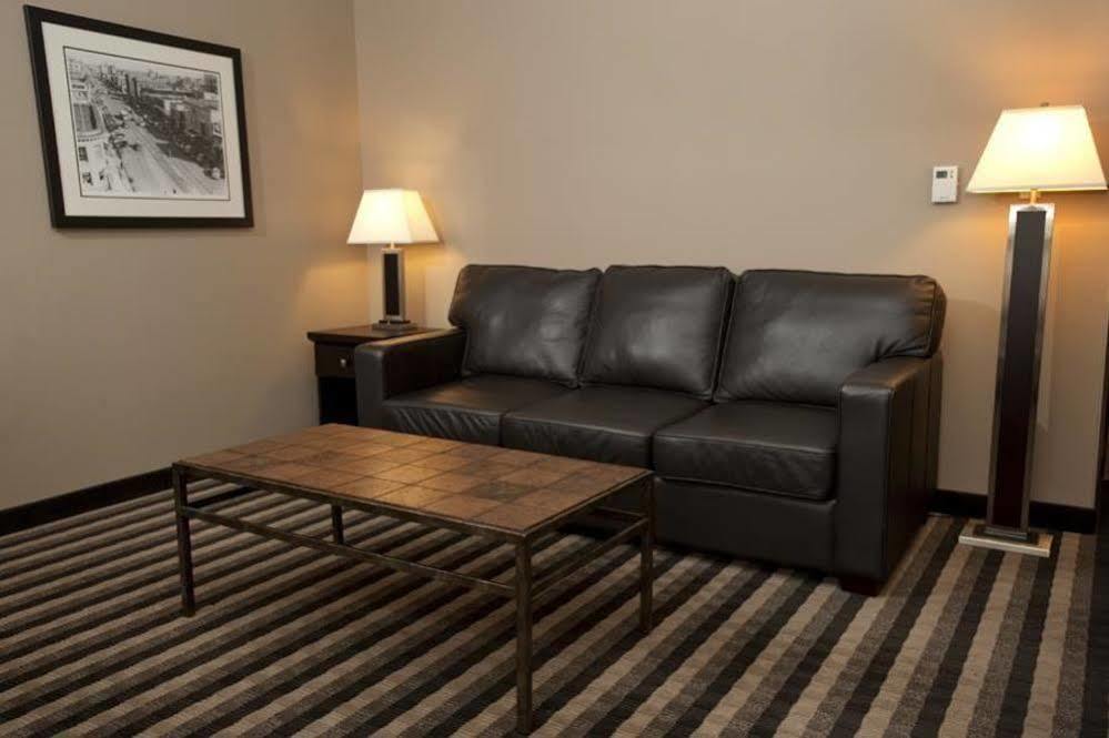 Best Western Blairmore Saskatoon Bagian luar foto