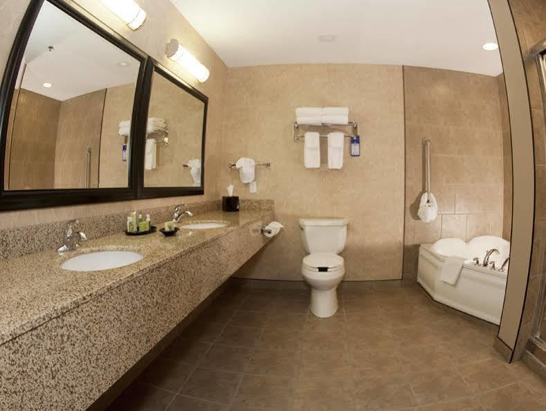 Best Western Blairmore Saskatoon Bagian luar foto
